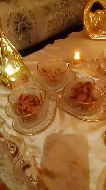 @عايشة حياة وحيدة