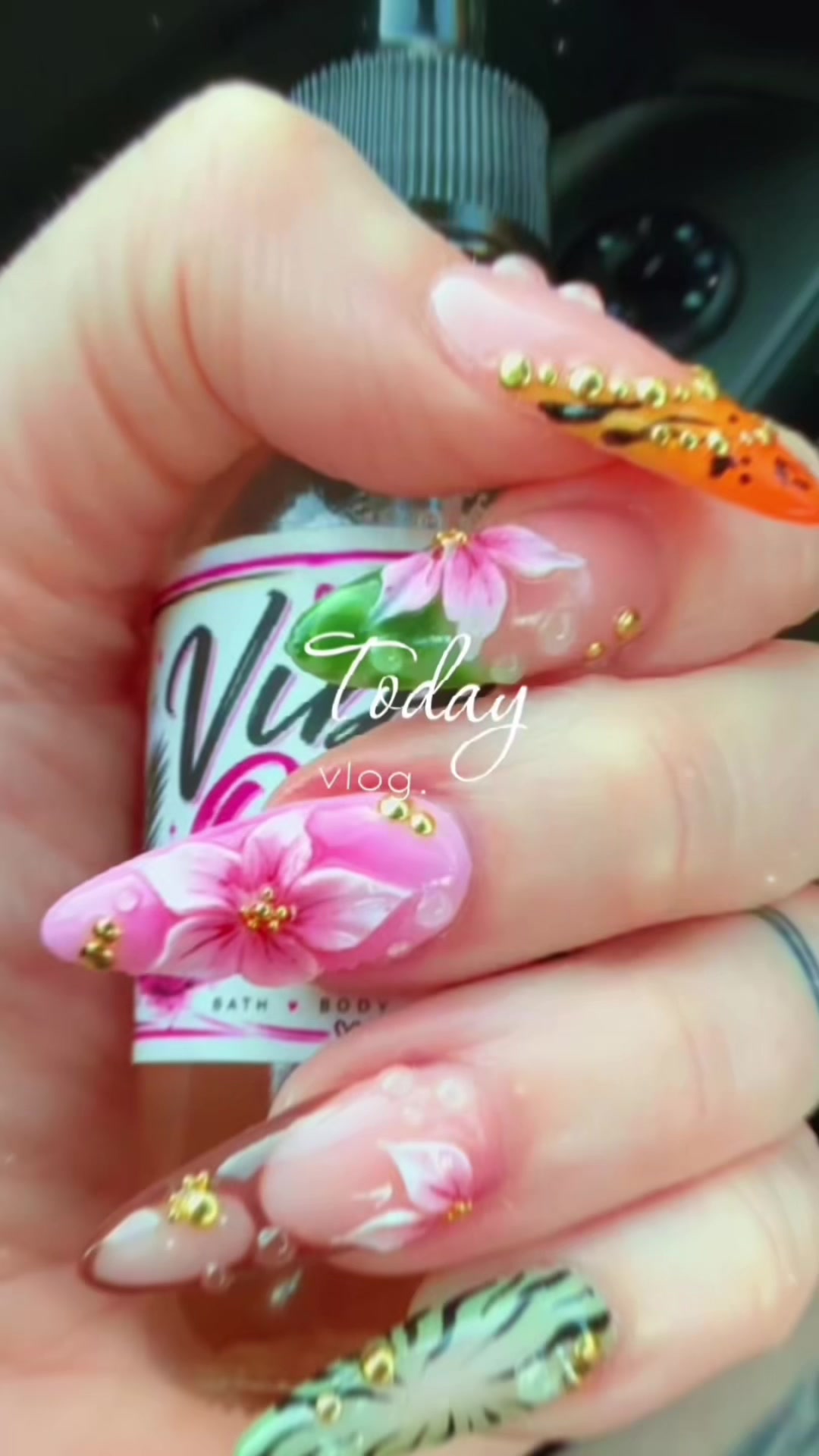 @Vibes on