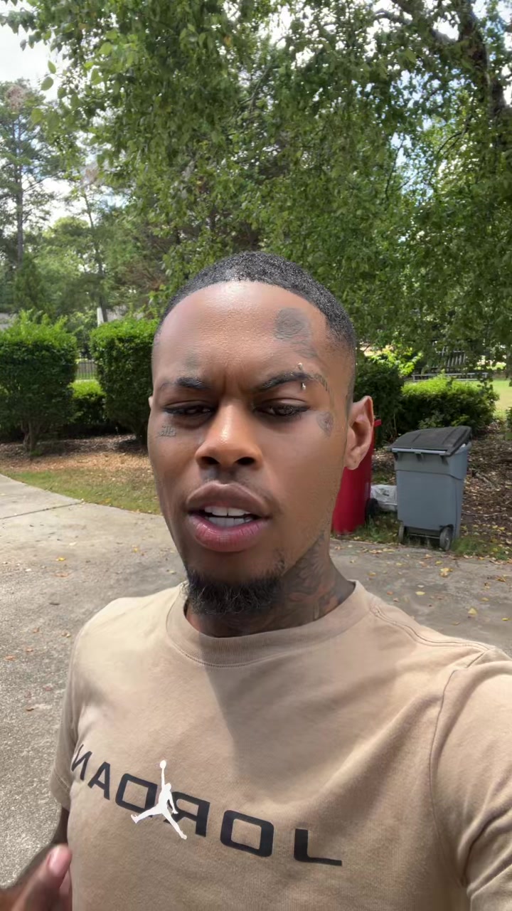 @Dollboy