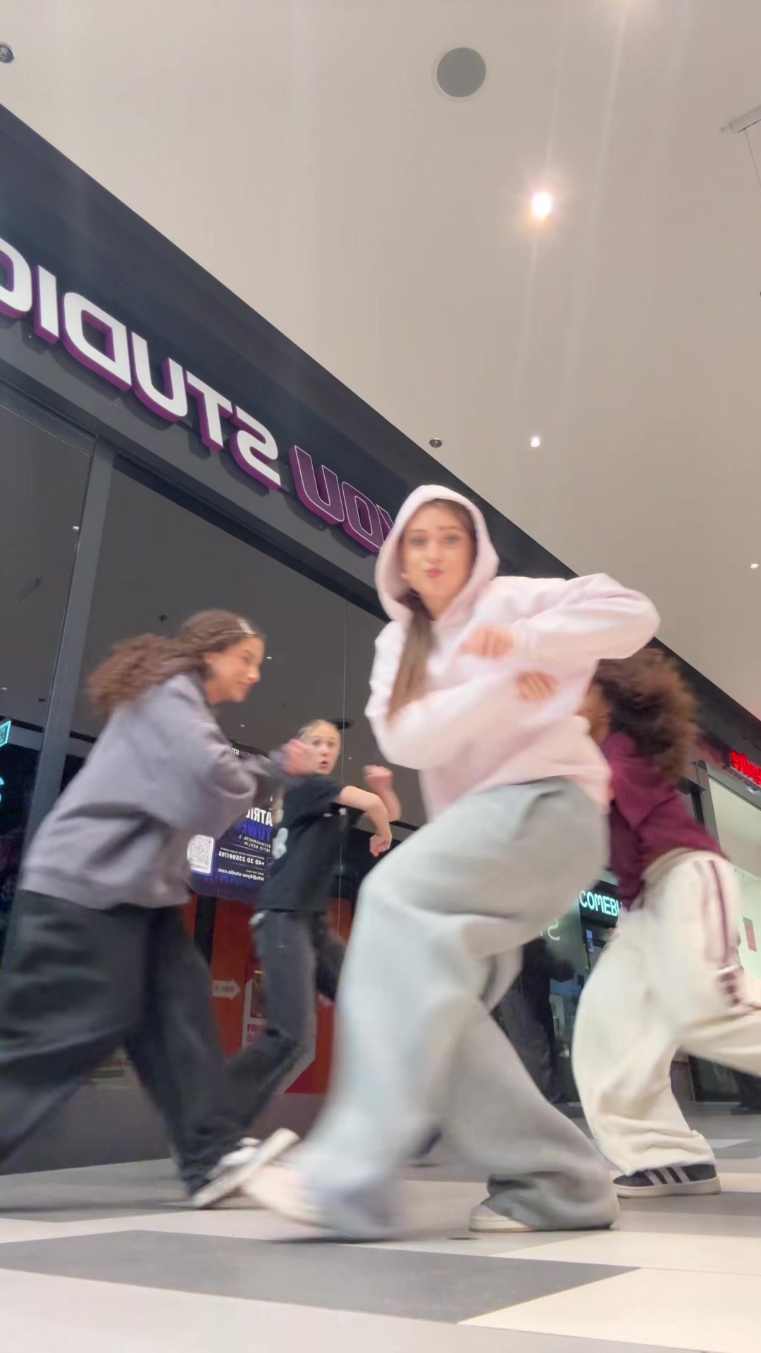 @𝐒𝐀𝐍𝐄𝐋𝐋𝐀 ☆