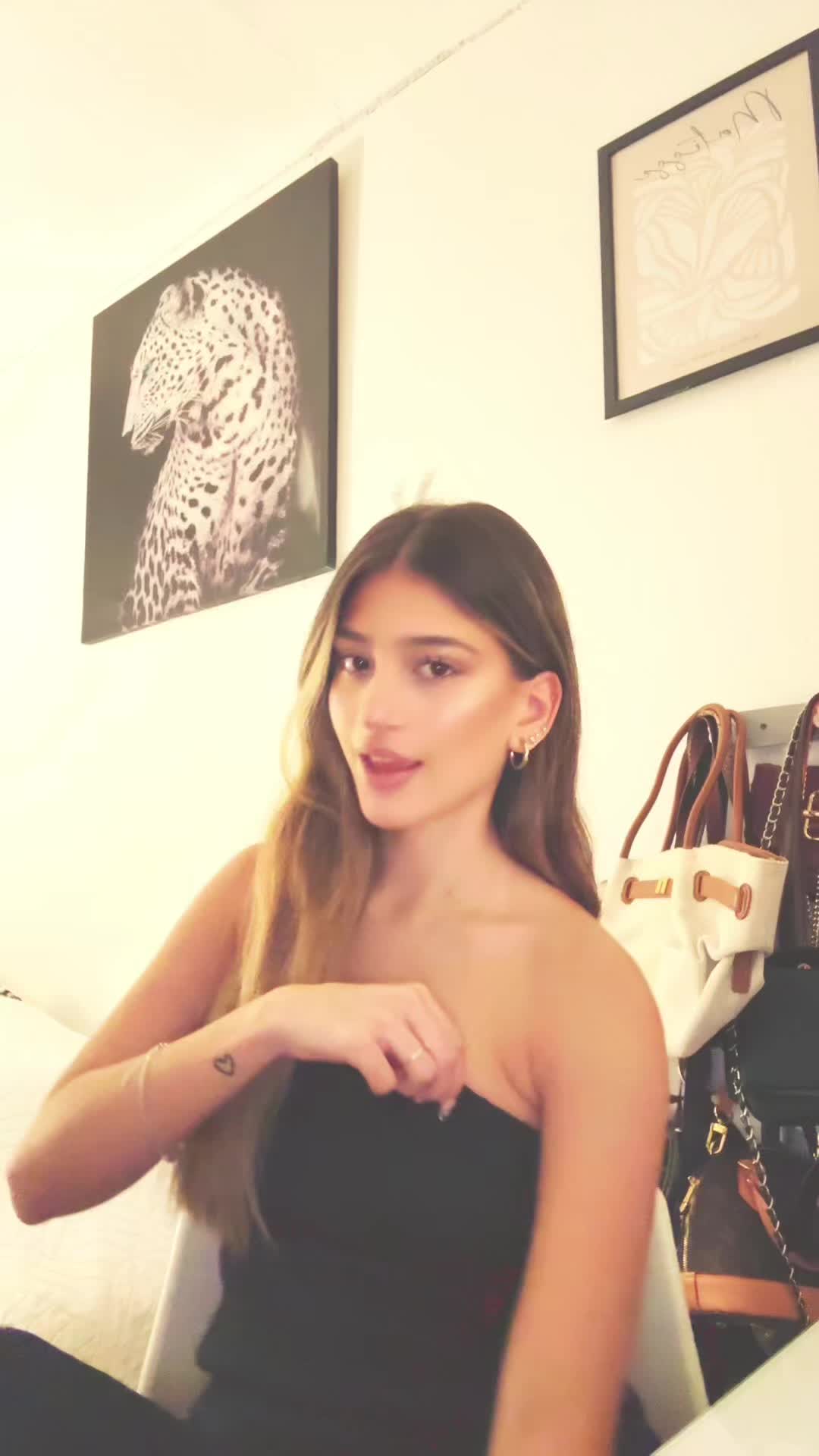 @𝐕