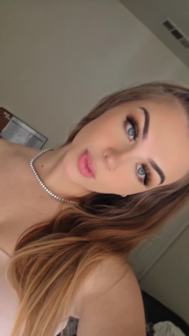 @ᕼᗩᒪEY ᗰᗩY 🦋