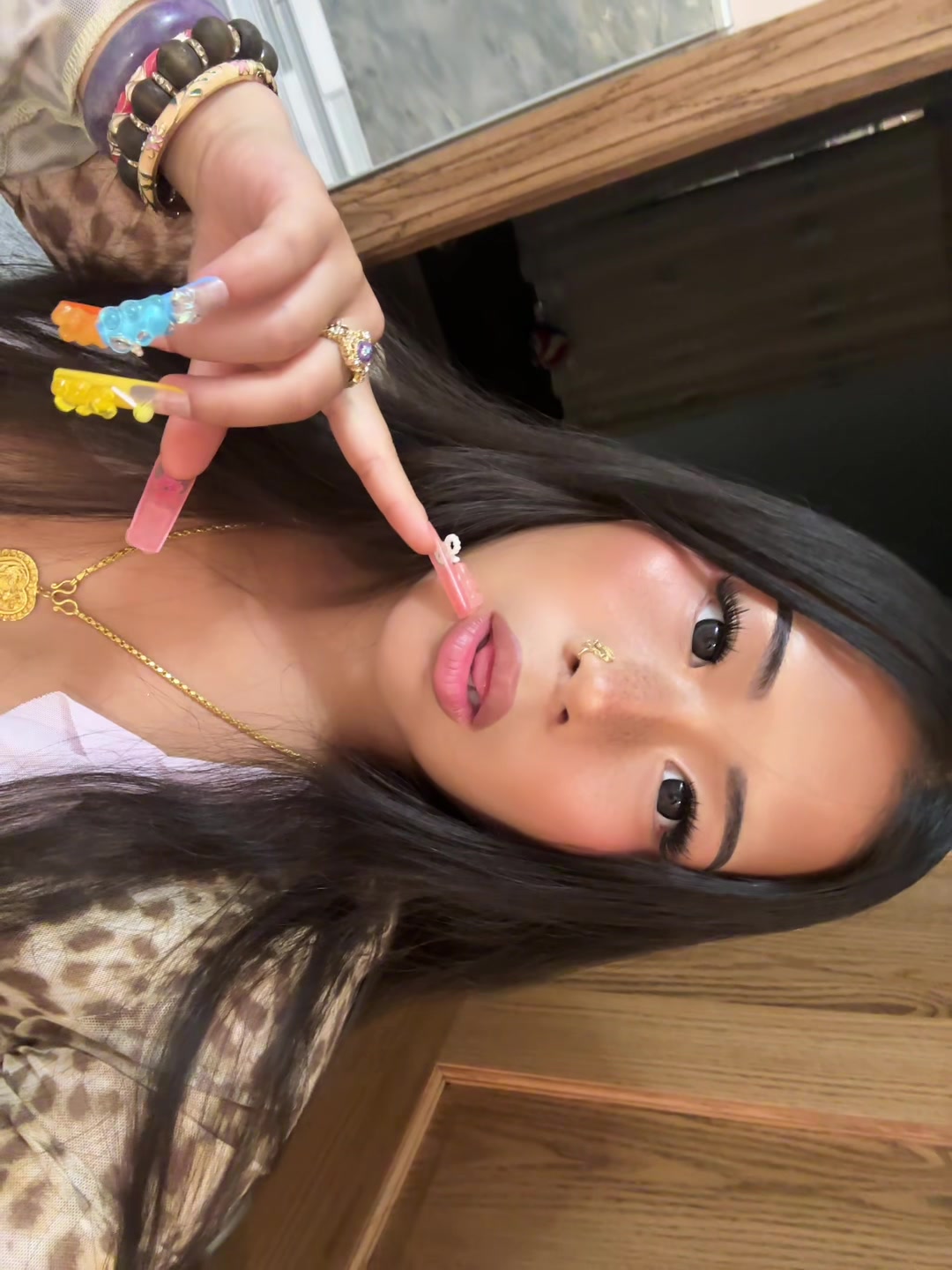 @kat<3