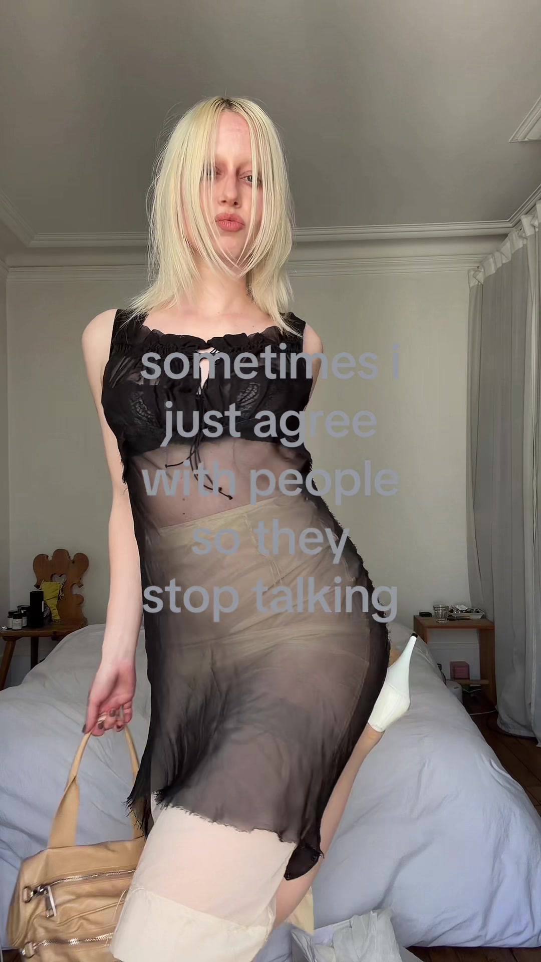 @laravioletta_