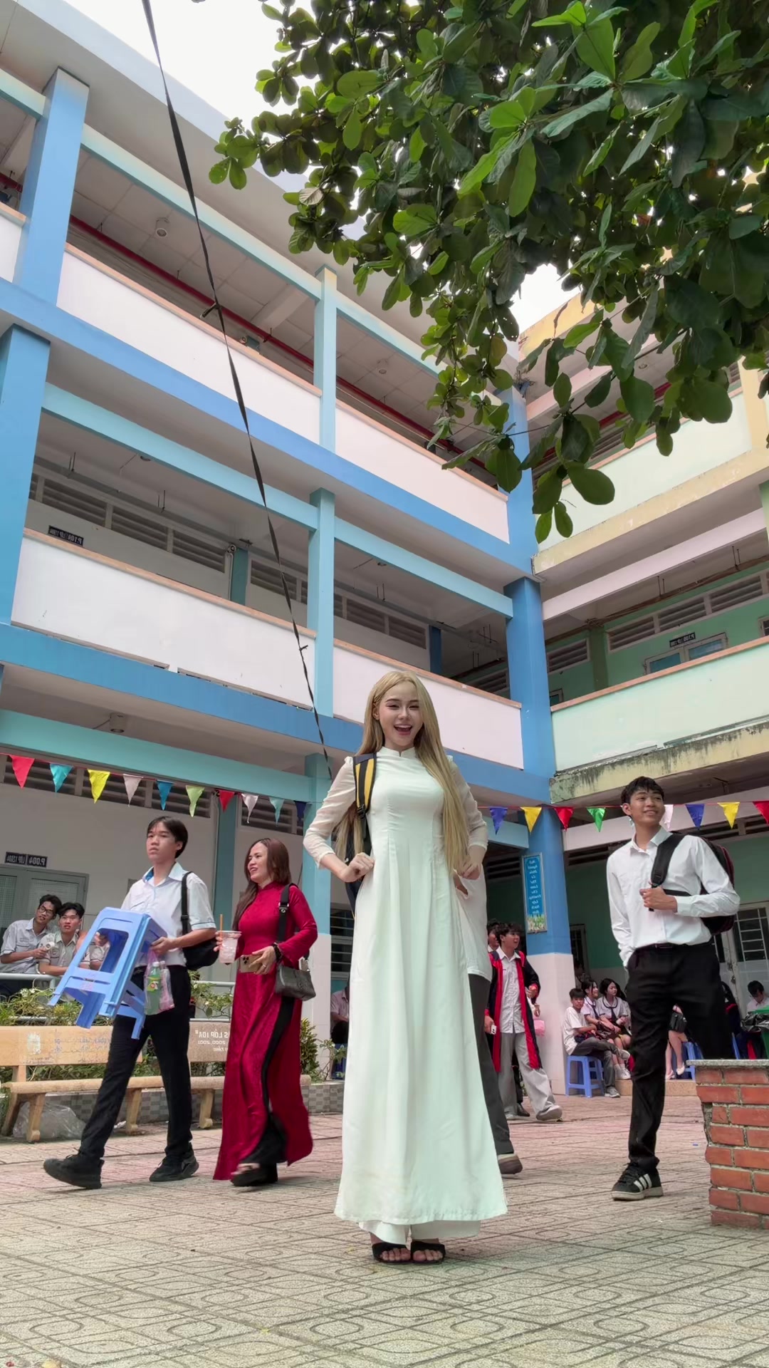 @La Ho&agrave;ng Kỳ Duy&ecirc;n