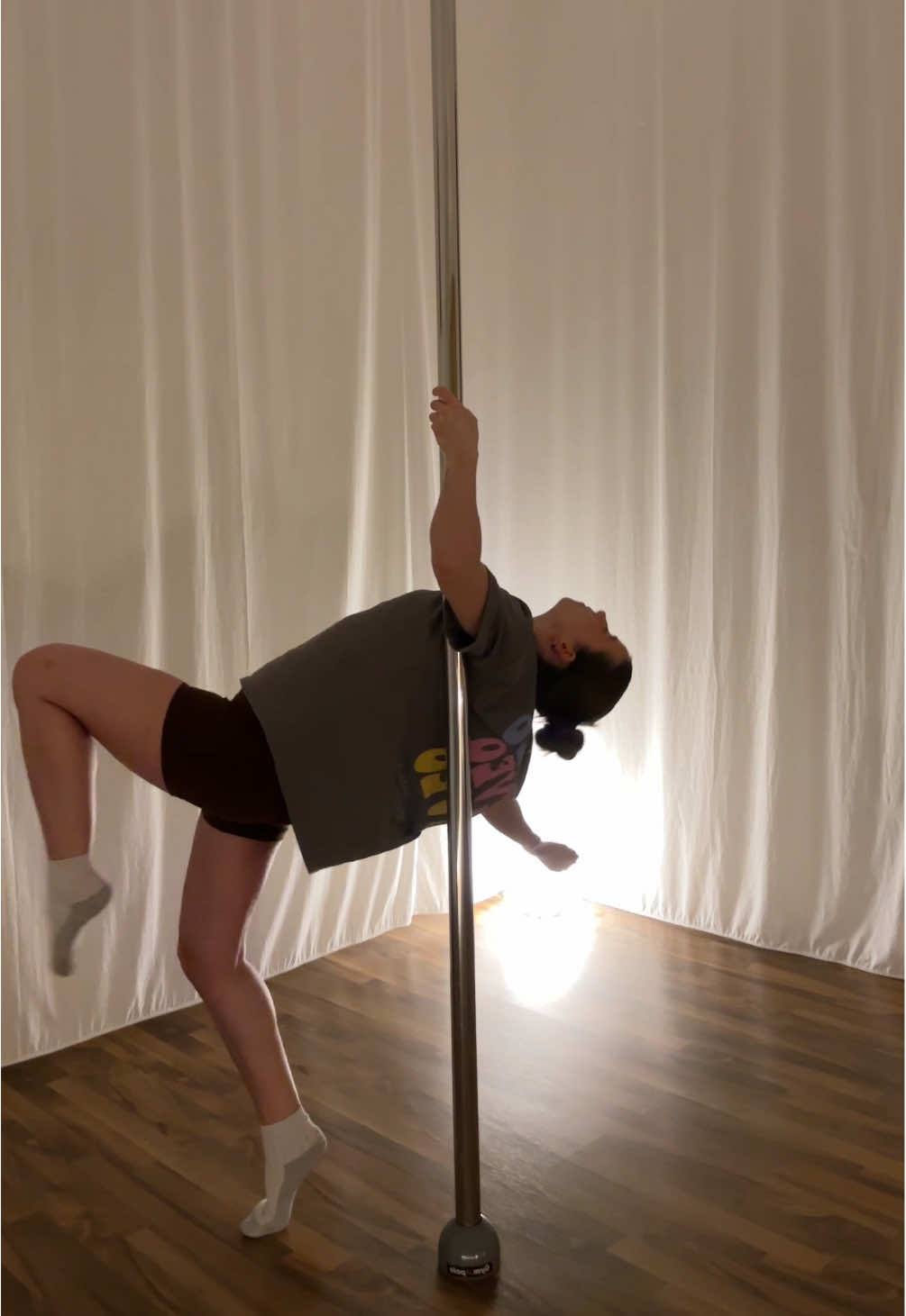 @julialuves_pole