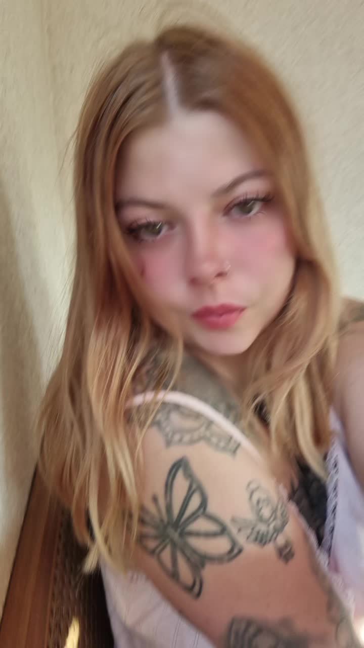 @Peach_Janina