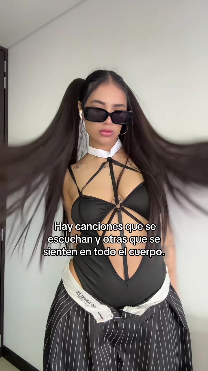 @Laura Londo&ntilde;o 🎧🖤🎵
