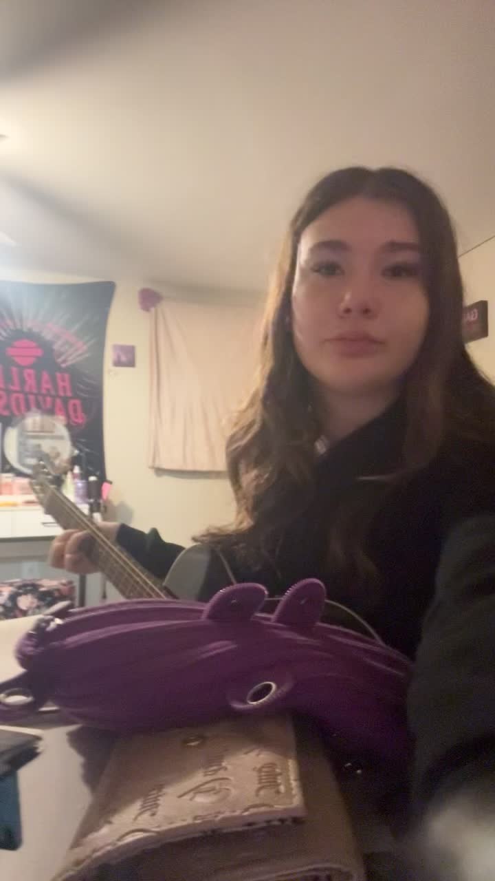 @Ella 𖣂