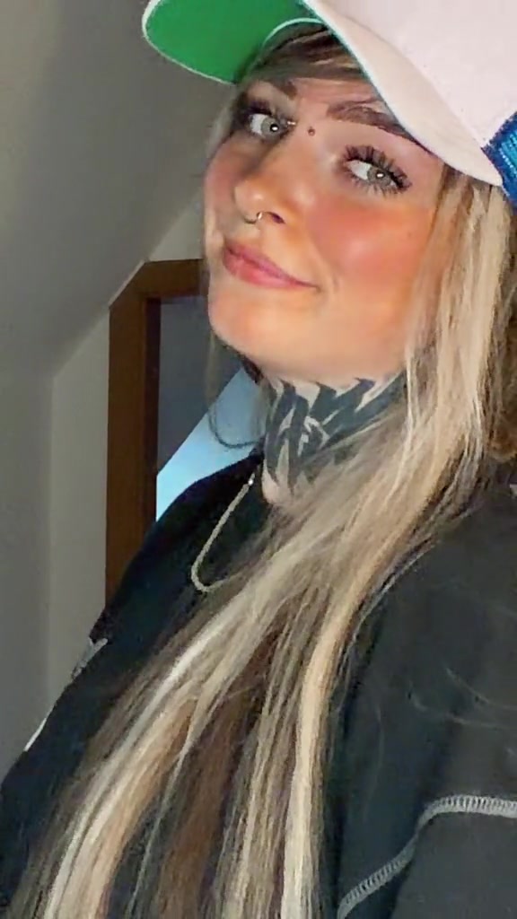 @𝕮𝖍𝖆𝖓𝖙𝖎