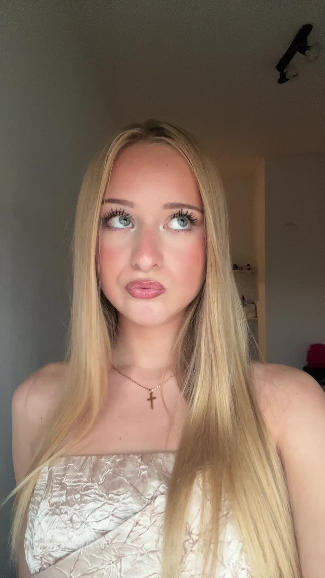 @Laraaaa🇷🇸