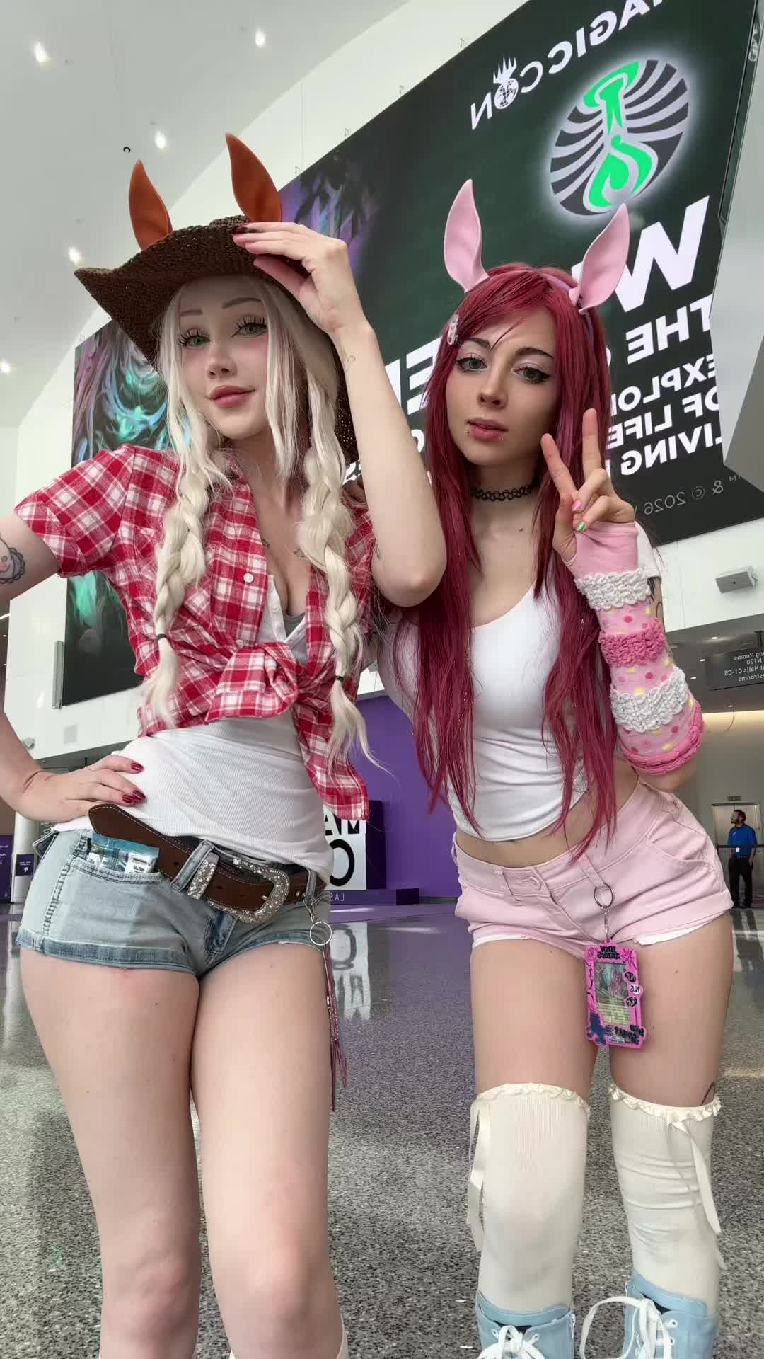 @Lena Foxx 🖤