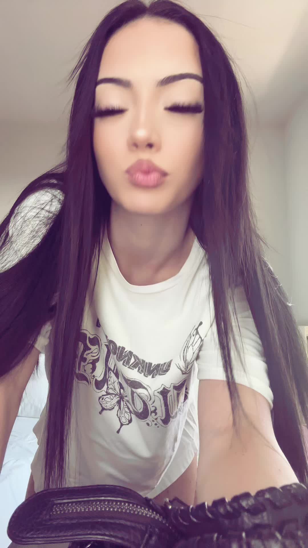 @lari📲