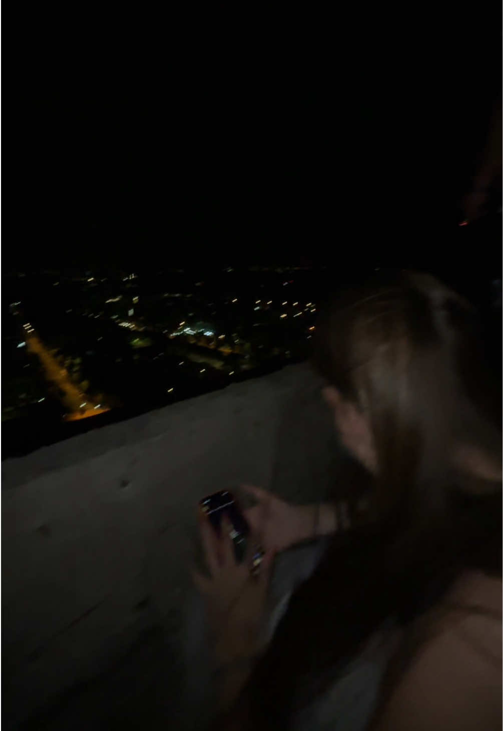 @Luna