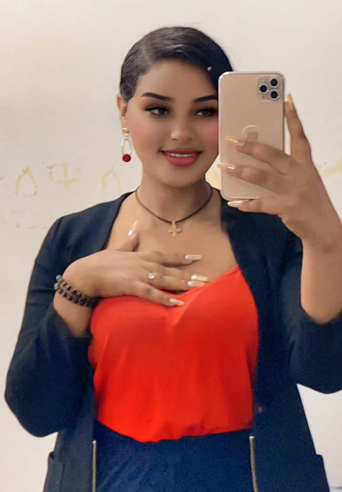 @Alemtsi_Yeňealem