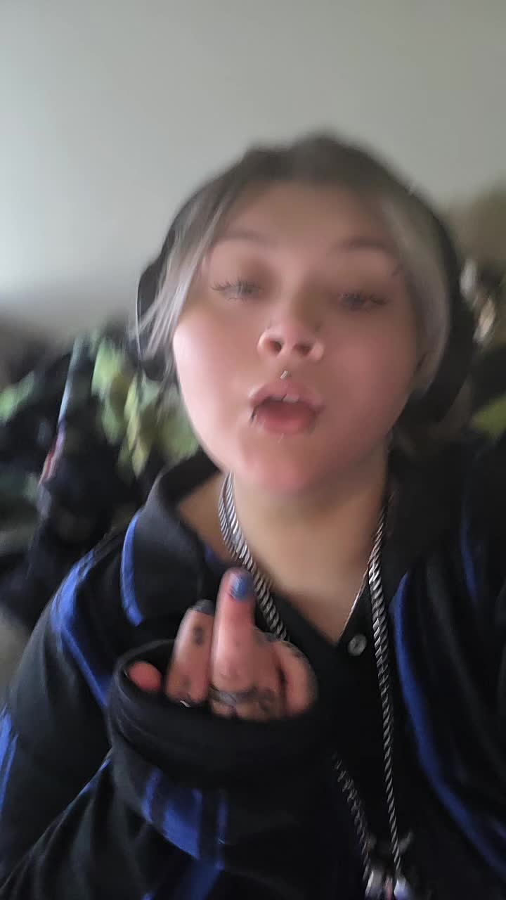 @damages_wifey