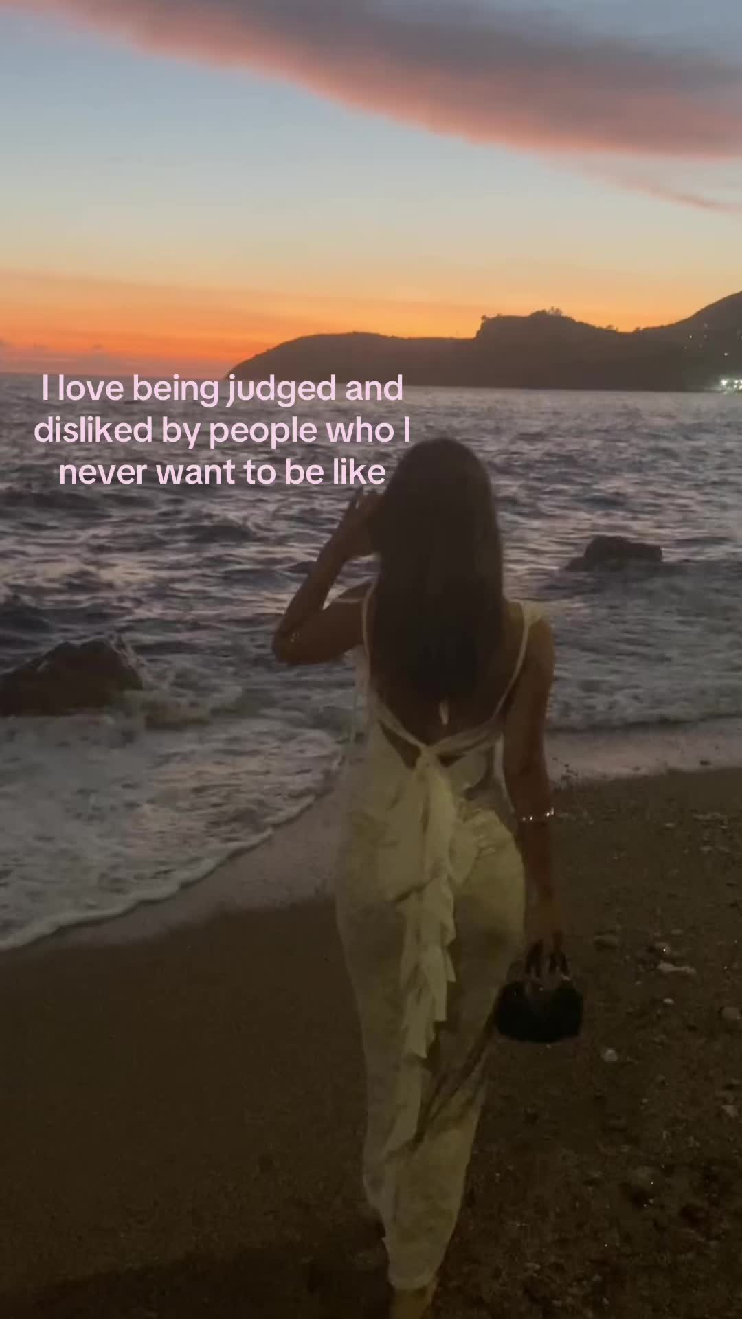 @𝒜𓃮
