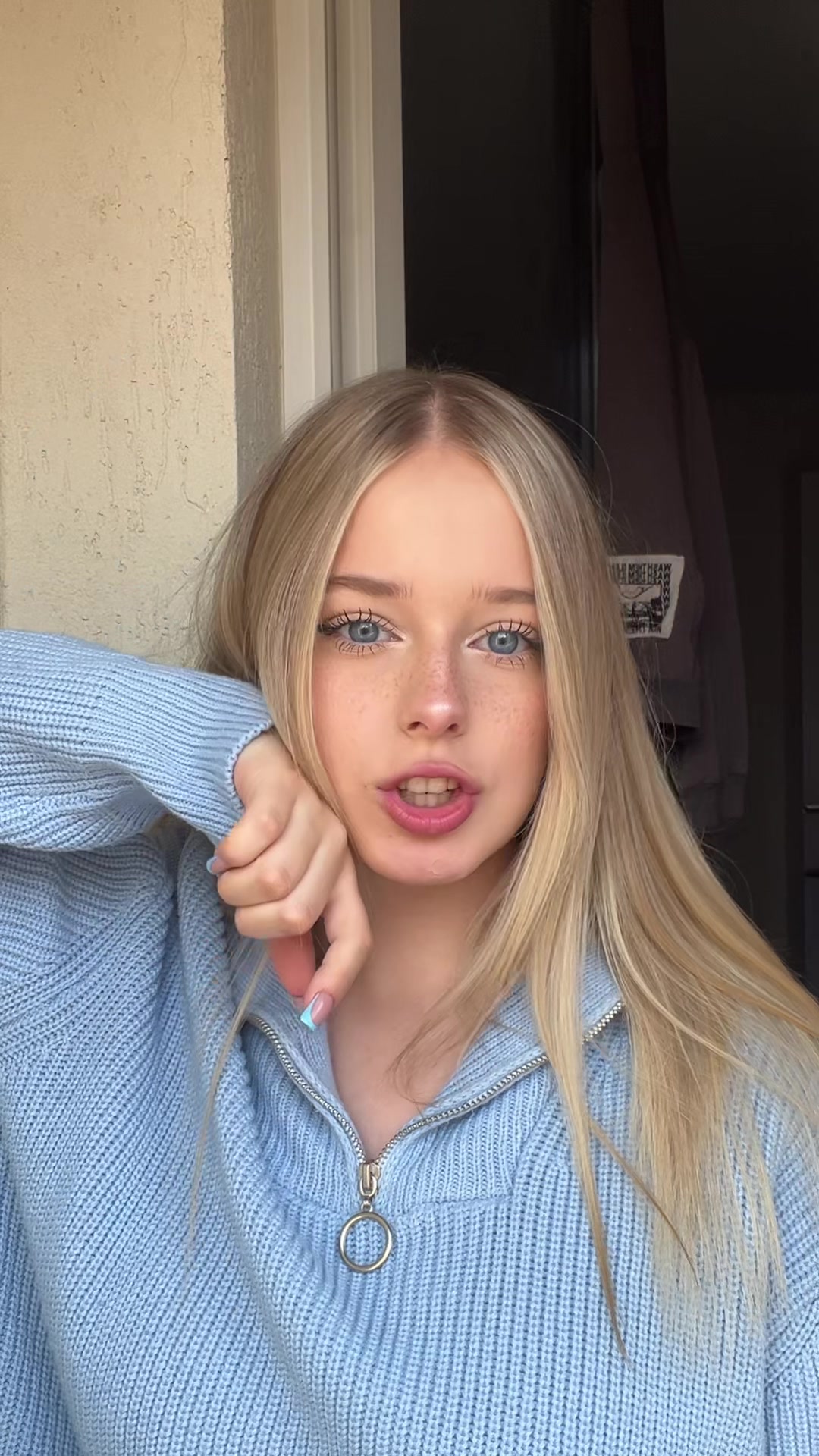 @Тгк: эй полина