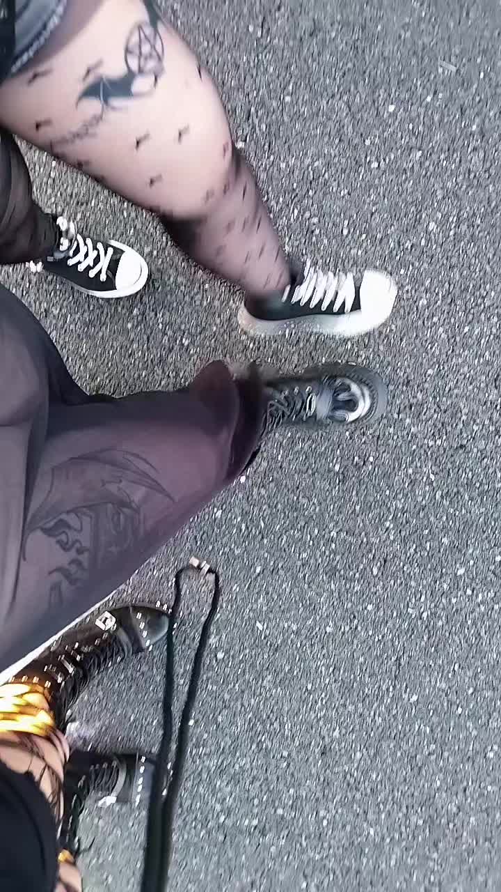 @GothMichi Team💚💜LariiVanHell