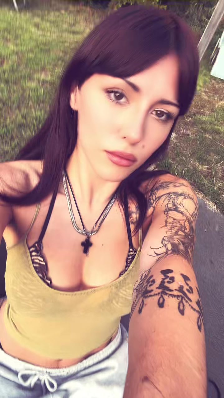 @leynalisana
