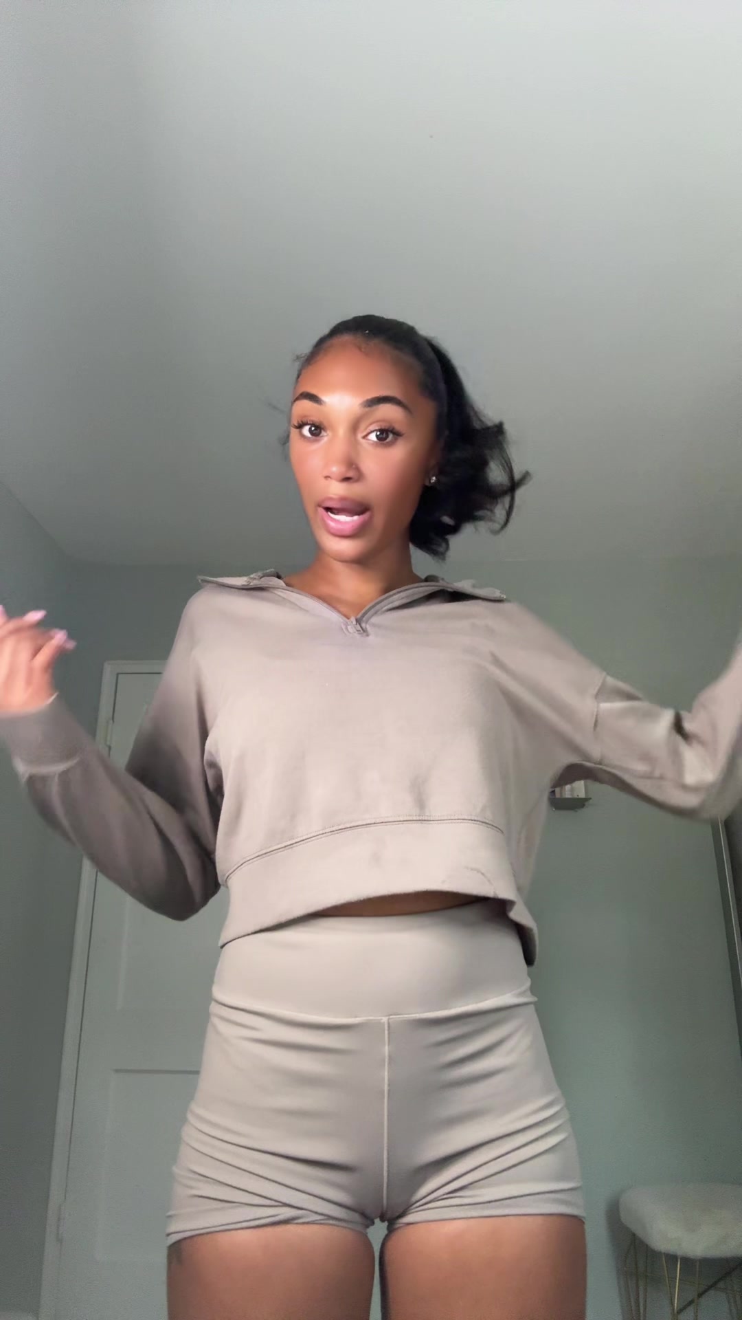 @TheRealGoldenbeautii