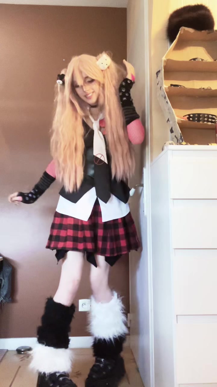 @Cl3li4