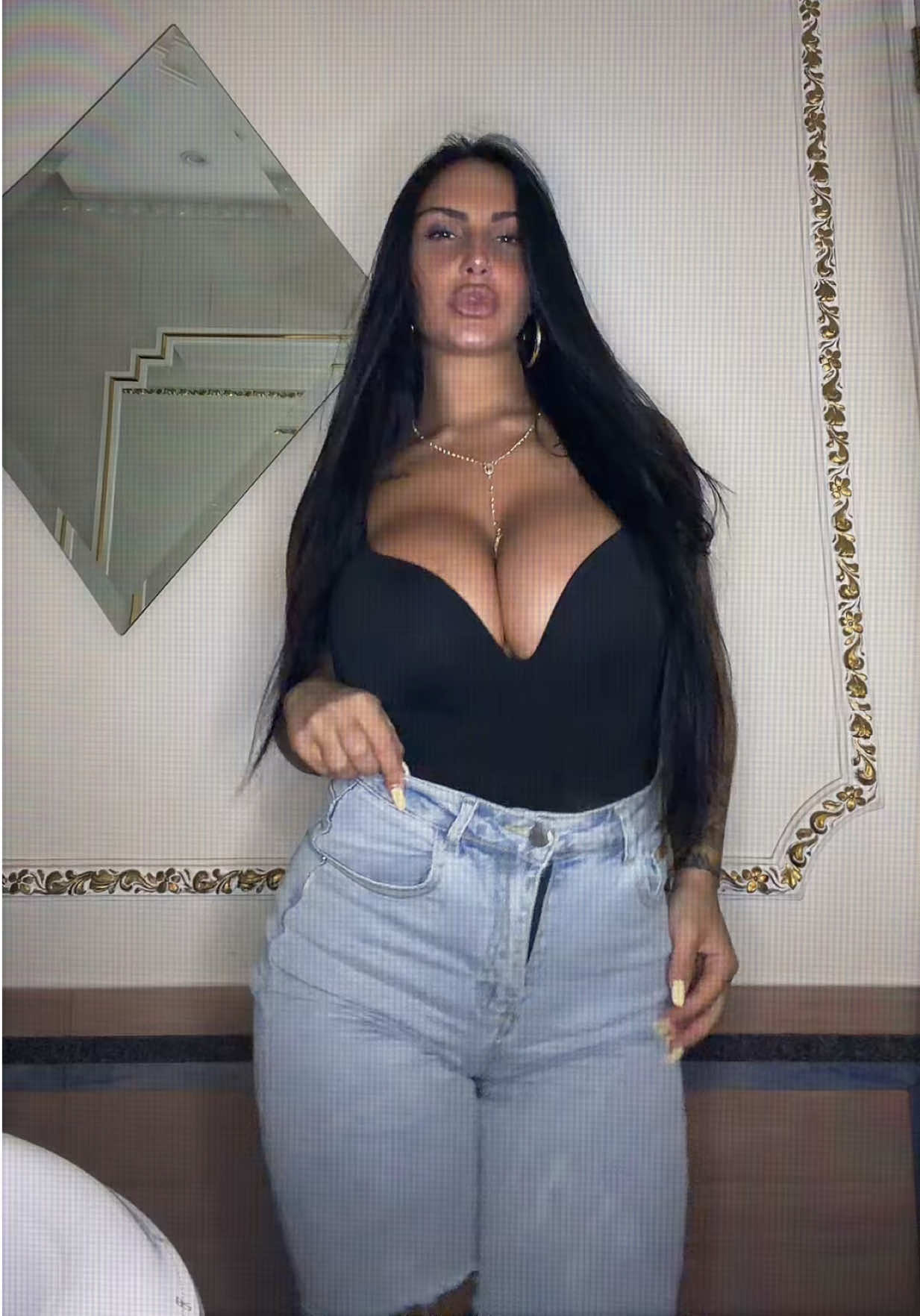 @Martina🥀