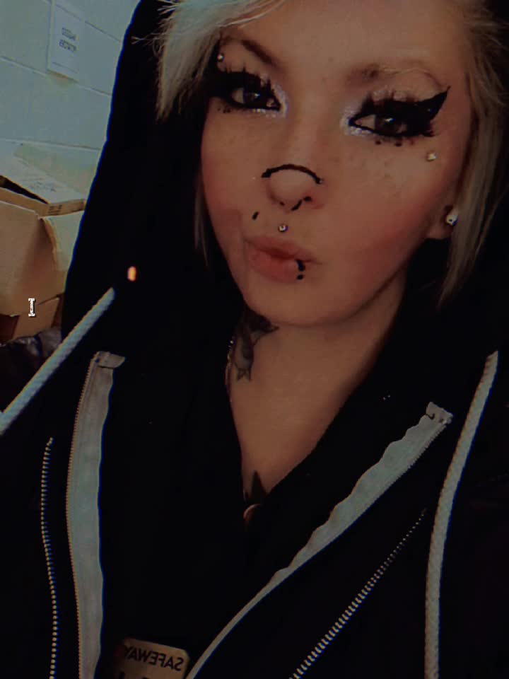 @Melanie Massacre 🦊