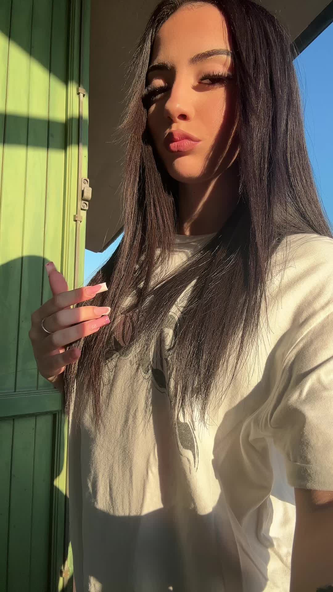 @lari📲