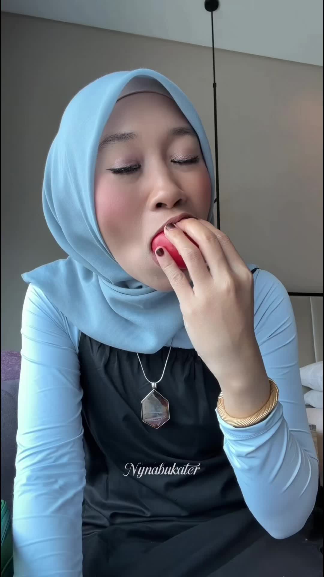 @Nynabukater