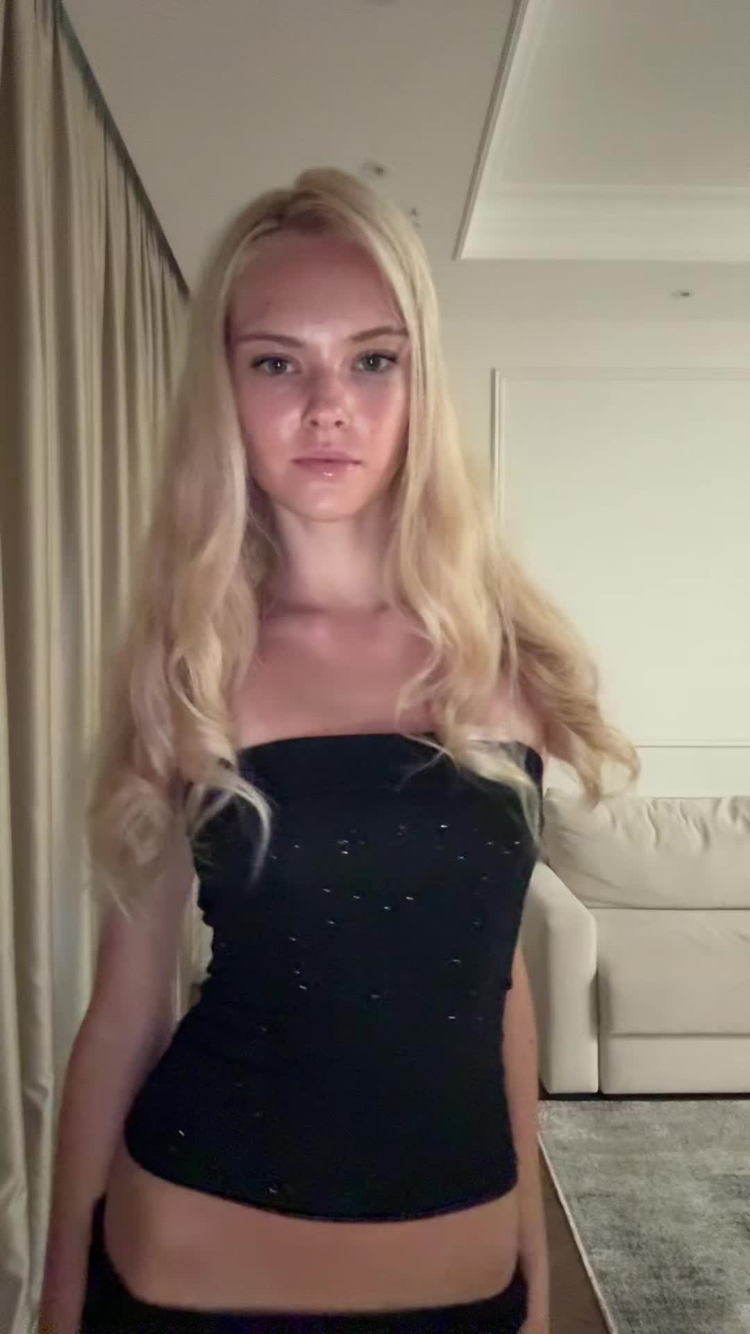@monnelizz