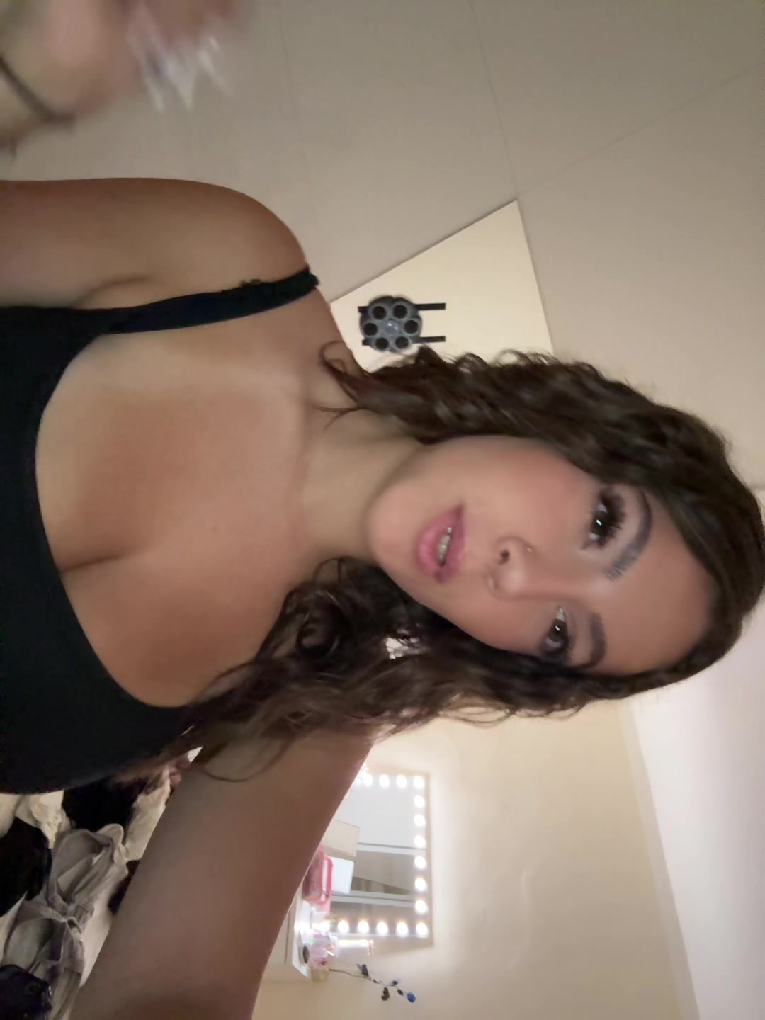 @𝓘𝓼𝓪💸