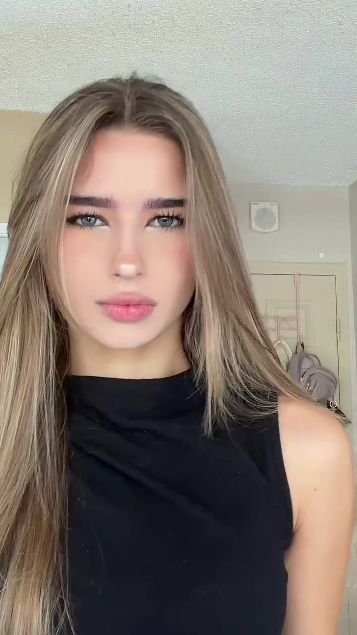 @lizka