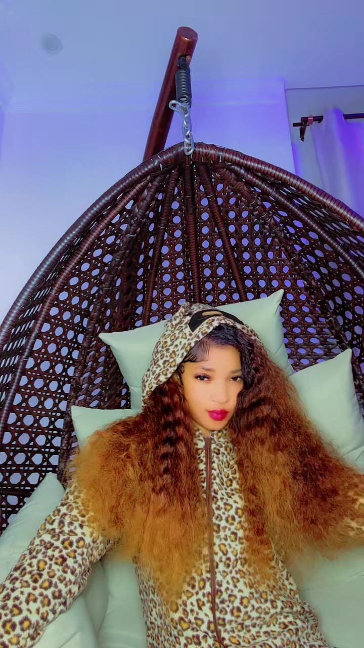 @👑ᵟᵁᴱᴱᴺ𝓢𝓱𝓲𝓵𝓪 𝓚𝓮𝓵𝓵𝔂