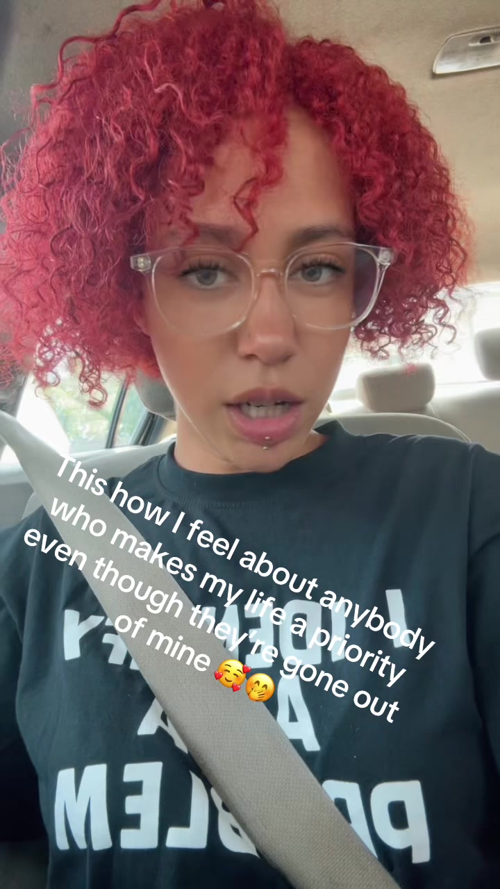 @hollimariee24