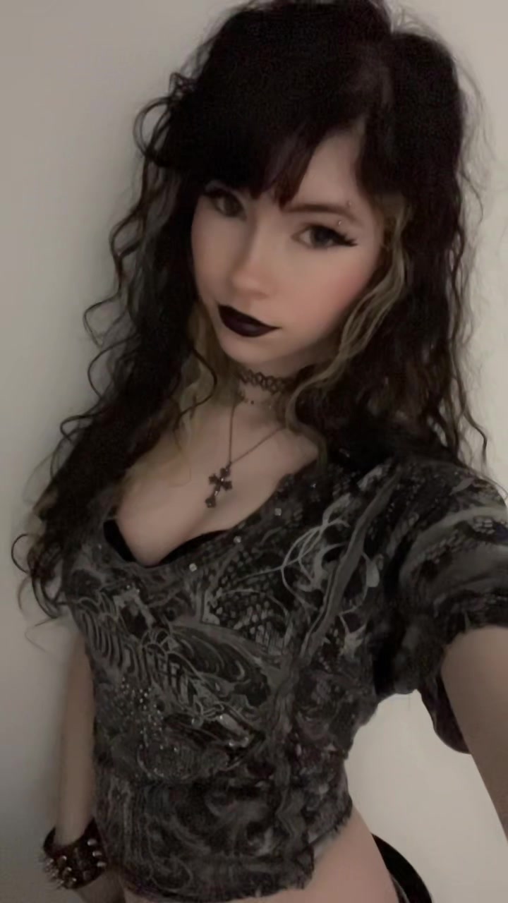 @Mae🦇
