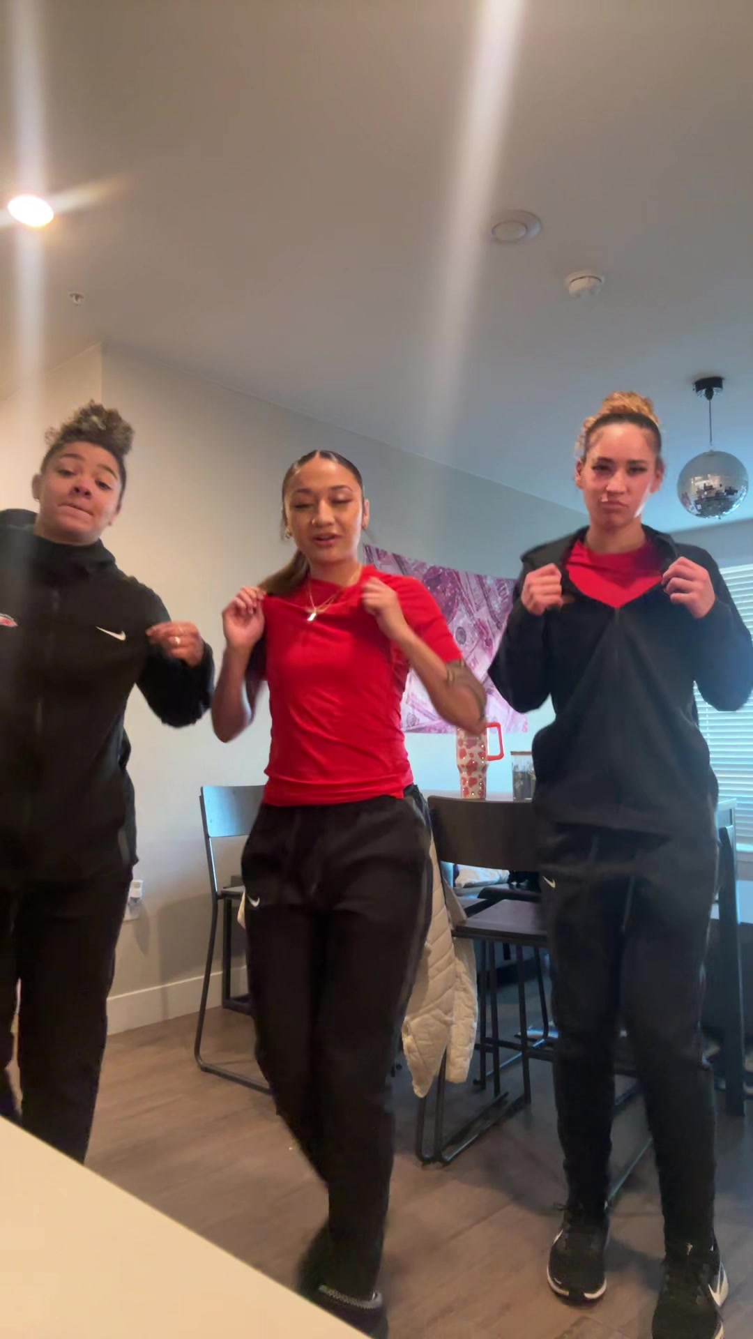 @mikylahespinosa