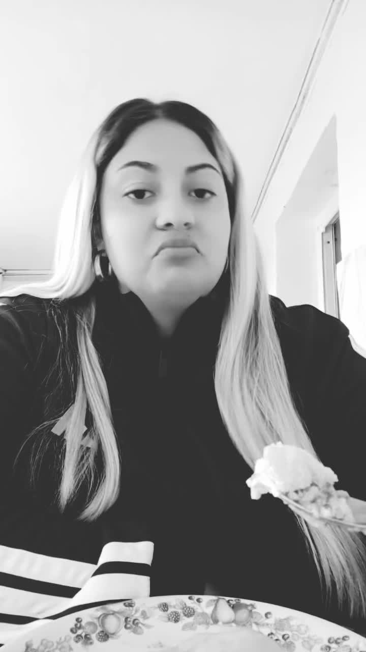 @Claudia_David