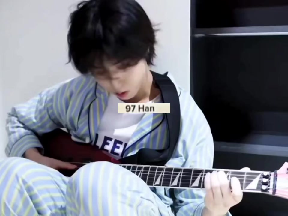 @romi౨ৎ