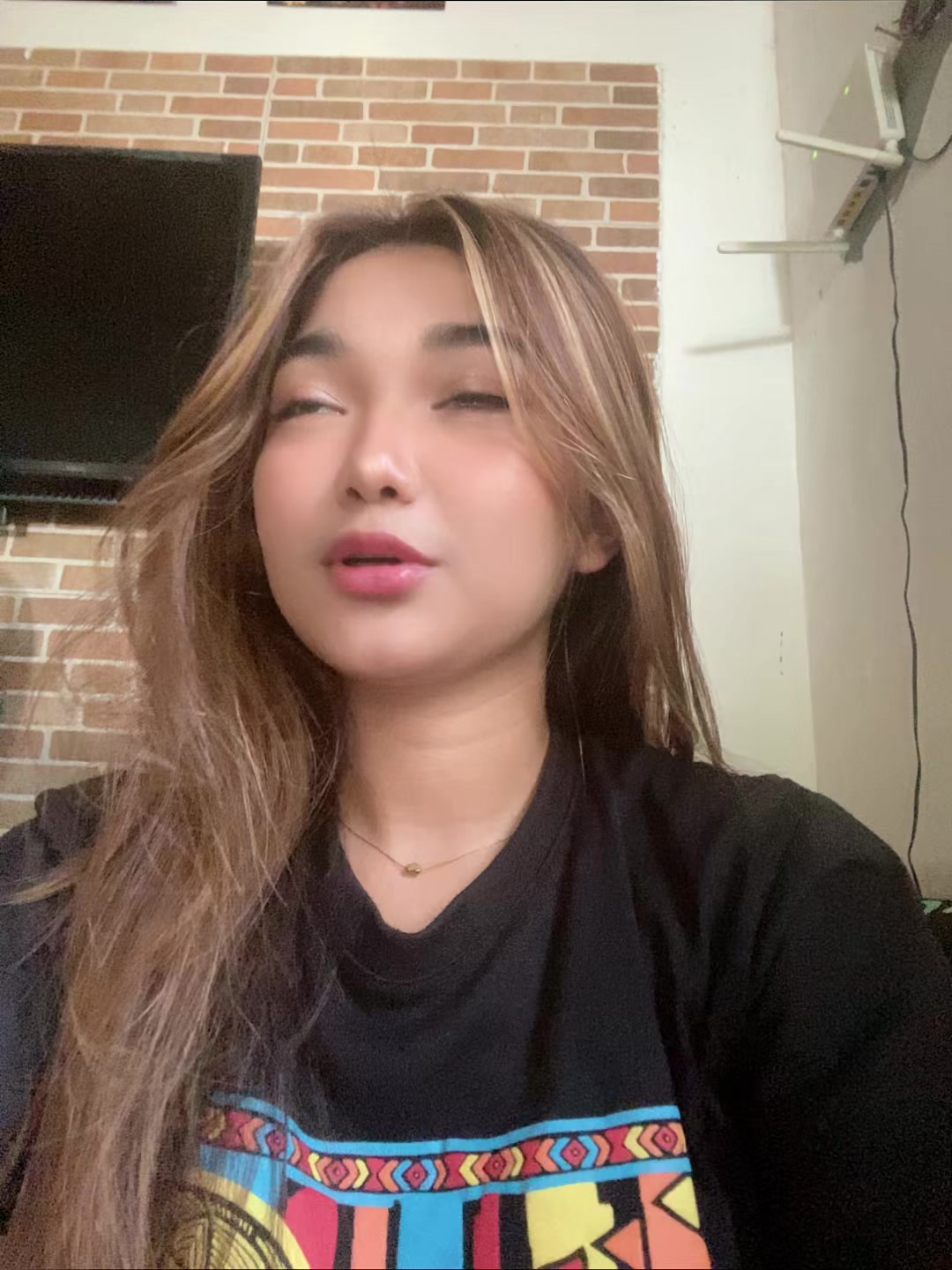 @thisishyacinth