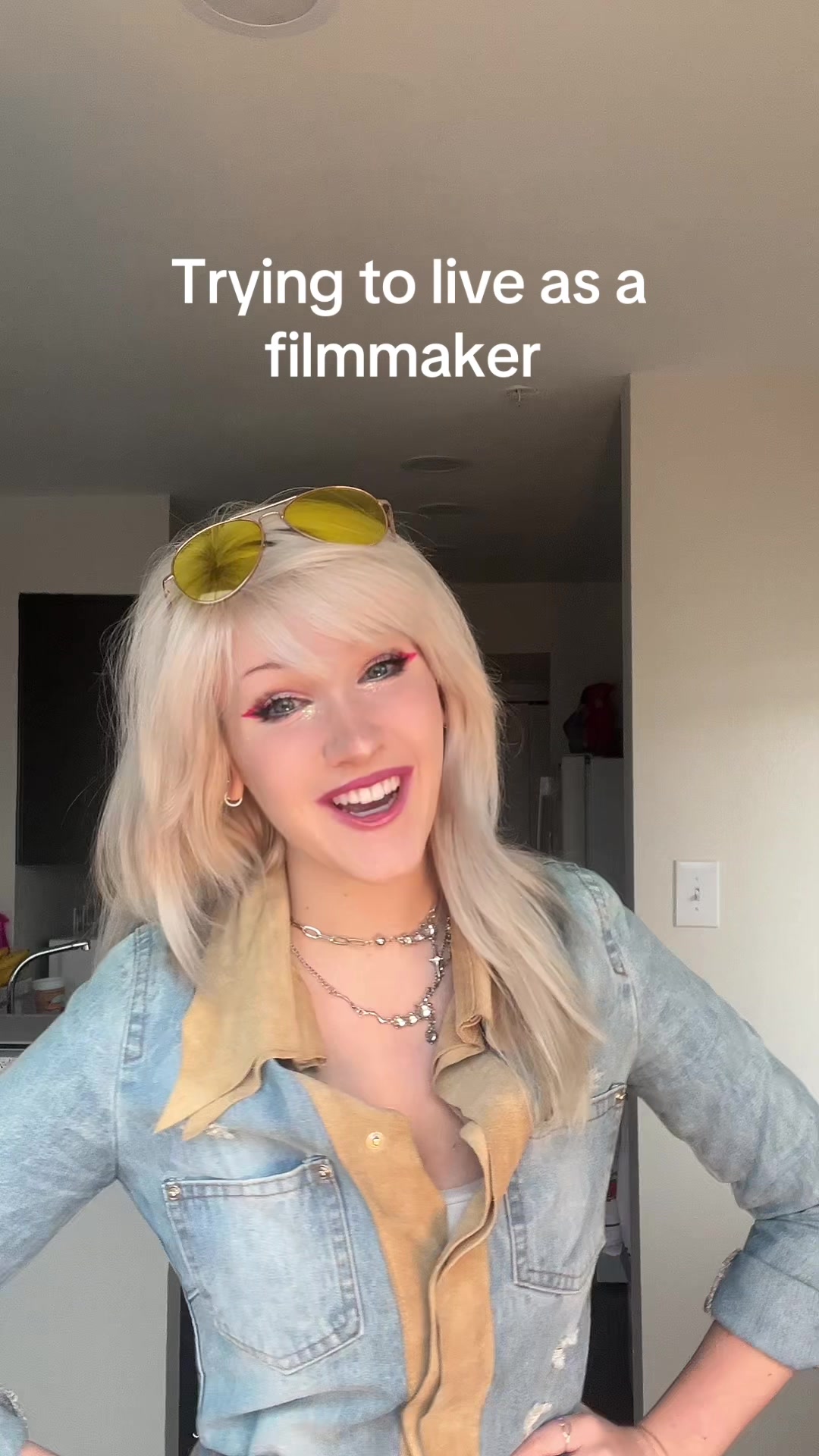 @theellastella