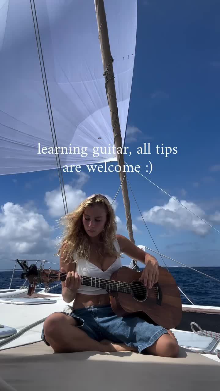 @Hallie Rose | Travel 🌸🌊📷