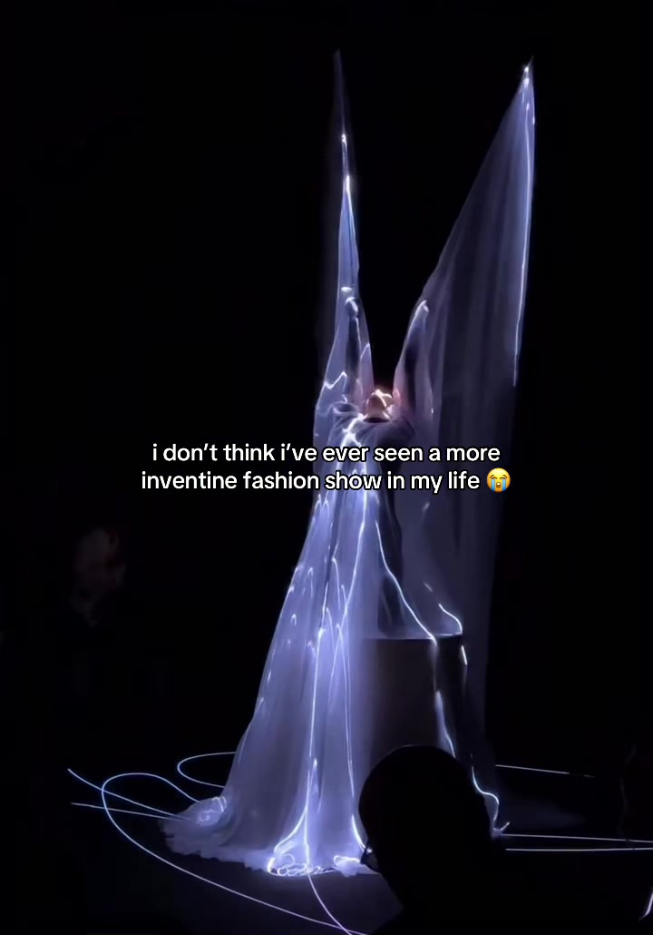 @0fftherunway