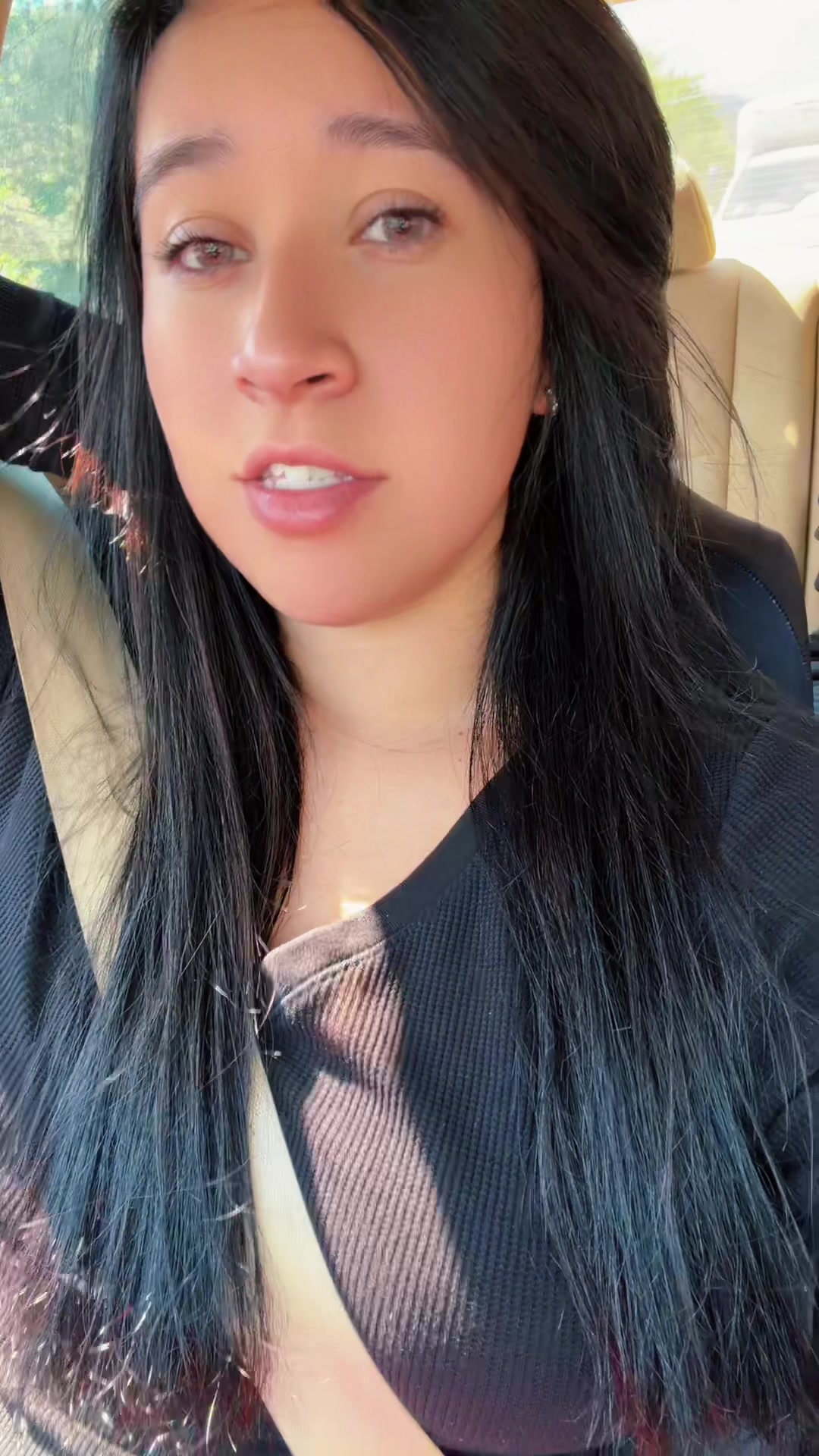 @carolynnnq