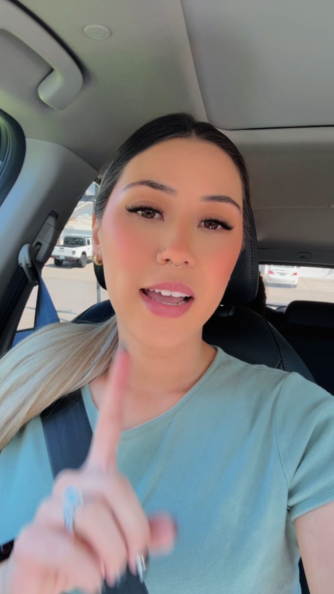 @adoseofv___