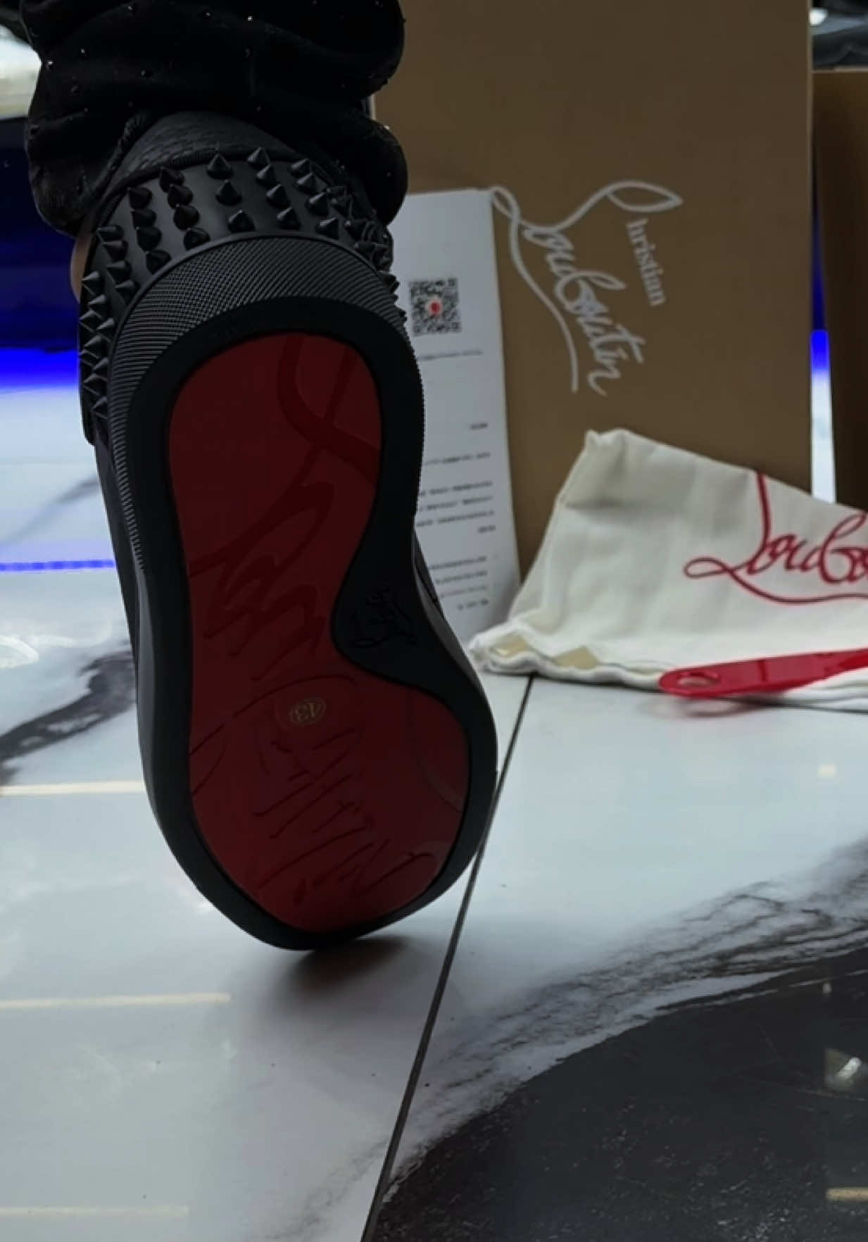 @El Aluc&iacute;n | Air Sneakers