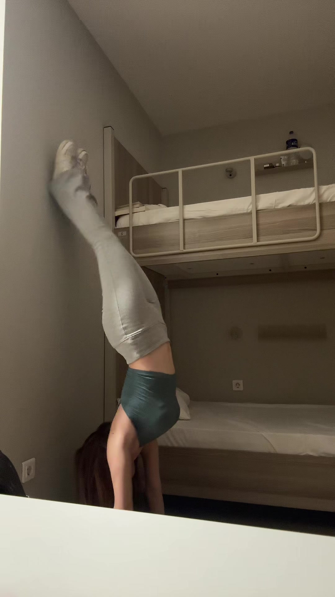 @🦦