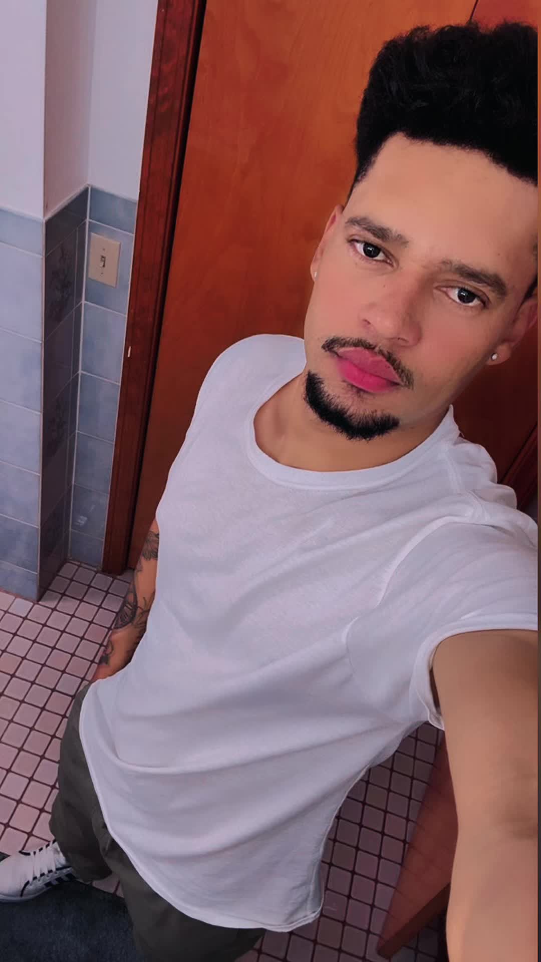 @Alexx L Silva