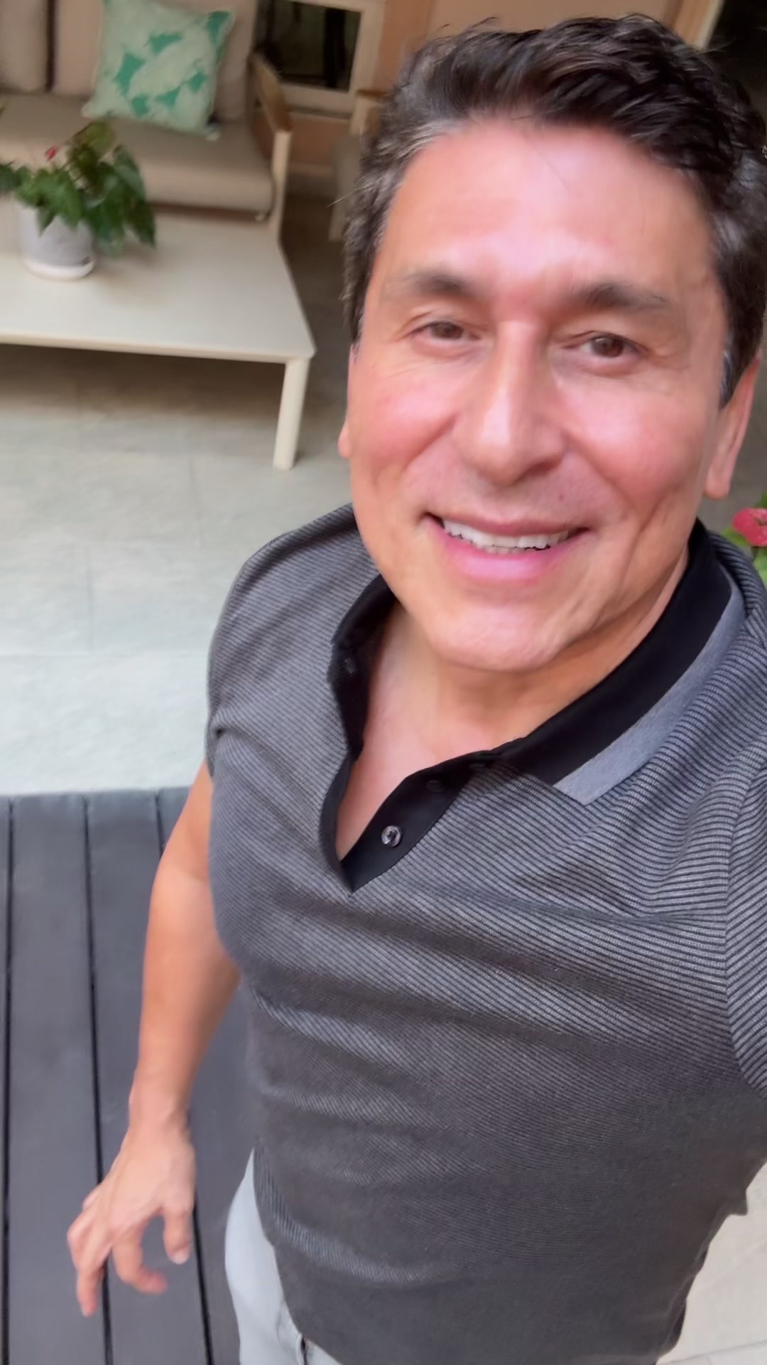 @César Lozano
