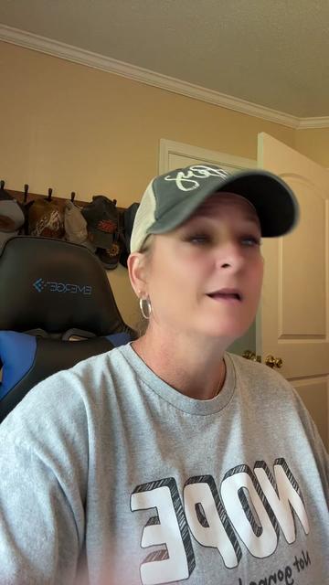 @MrsAmandaKEverett